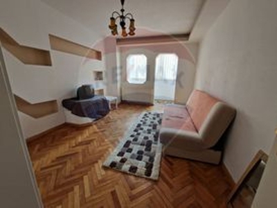 Apartament 2 camere inchiriere in bloc de apartamente Brasov, Tractorul