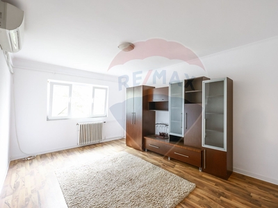 Apartament 2 camere vanzare in bloc de apartamente Bihor, Oradea, Rogerius