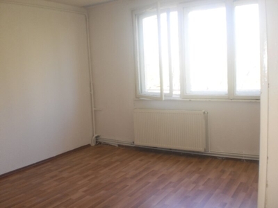 Apartament 3 camere Berceni