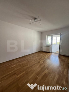 Apartament, 2 camere, decomandat, zona Obcini