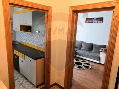 Apartament 2 camere inchiriere in bloc de apartamente Vrancea, Focsani, Sud