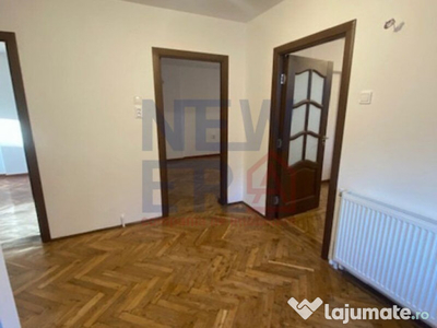 Apartament 3 camere in vila Capitale