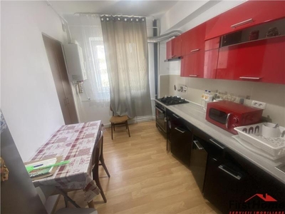 Apartament 3 camere, parter inalt, ULTRACENTRAL Primarie