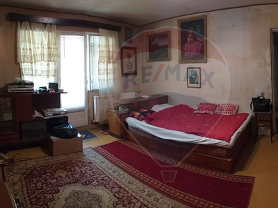 Apartament 3 camere vanzare in bloc de apartamente Bihor, Oradea, Rogerius