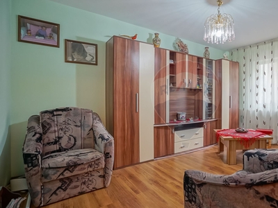 Apartament 3 camere vanzare in bloc de apartamente Brasov, Judetean