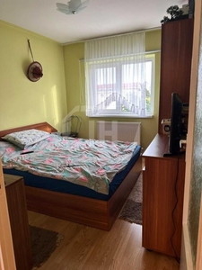 Apartament cu 3 camere decomandat, zona Kaufland