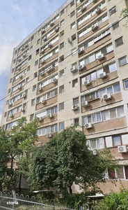 Vanzare - Apartament 2 camere, semidecomandat, etaj 3, izolat, finisaj