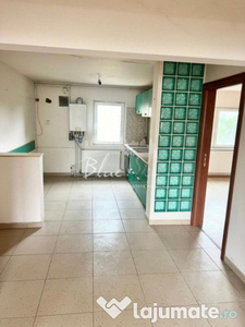 Zona Tomis 3 apartament 4 camere transformat in 3