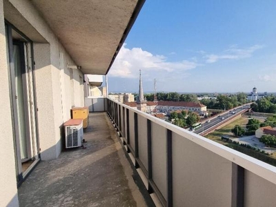 Apartament 3 camere cu panorama centru Shopping Plaza cu parcare