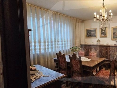 Apartament 3 camere, etaj intermediar, Piata Mihai Viteazu