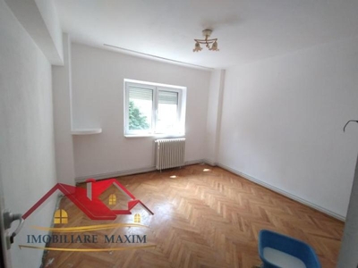 Apartament 3 camere zona Siretului