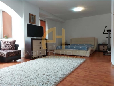 Apartament 5 camere, zona parc Junior, Botosani