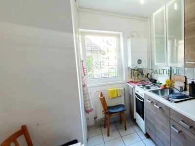 Apartament cu 3 camere, zona Terezian