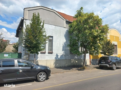 Casa 175 Mp/ Teren 370 Mp de Vanzare, Str Rodnei, Central