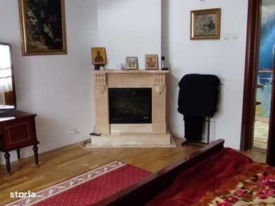 Apartament cu 3 camere de inchiriat zona Far