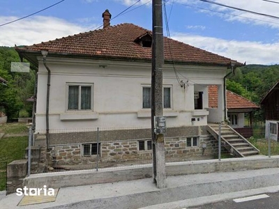 Apartament cu 3 camere si 2 bai, centrala proprie, zona Aradului