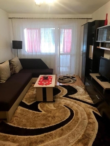 De inchiriat Apartament 2 camere, zona Cetate. Pret inchiriere: 280 Euro/luna.