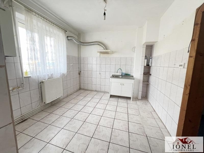 Vanzare apartament trei camere in Alba Iulia