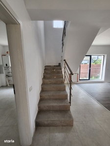 Casa triplex , P+1E, Floresti, strada linistita