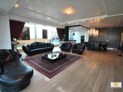 De vanzare penthouse lux - zona centrala