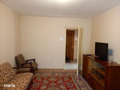 Dorcas Imob.:Apartament str.Dezrobirii-Piata Centrala,et. 1.,280 euro