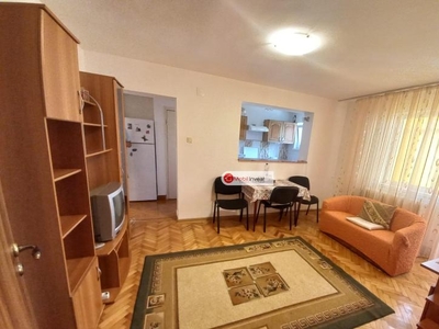 Apartament 3 camere, complet mobilat, etaj 3 din 4, zona Centrala