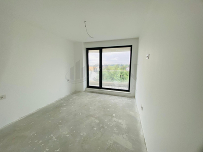 Apartament 3 camere de Straulesti