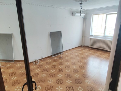 Apartament 3 camere Dristor Mihai Bravu Va ofer spre vanzare un apartament