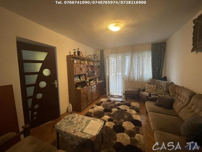 Apartament 3 Camere, Etaj 4, Strada Aleea Teilor