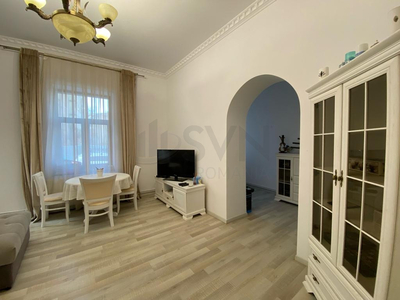 Apartament 3 camere Piata Victoriei Curte Privata