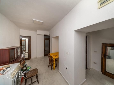 Apartament la casa central 2 camere, parter, comision 0%