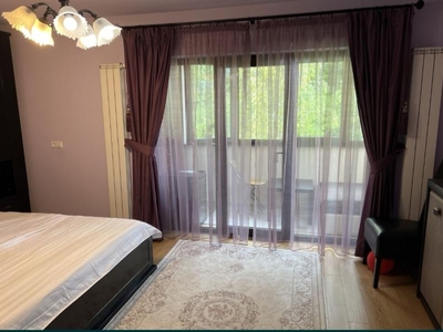 De vanzare apartament cu 2 camere semidecomandat, zona Piata Mica