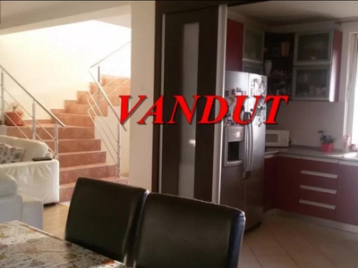 De vanzare Parte de Duplex situat in zona Cetate. Pret vanzare : 115500 Euro. Euro