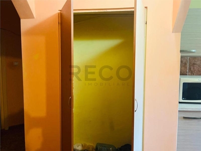 RECO Apartament 3 camere,zona Rogerius