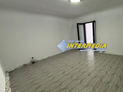 Spatiu comercial de inchiriat Centru 50 mp finisat