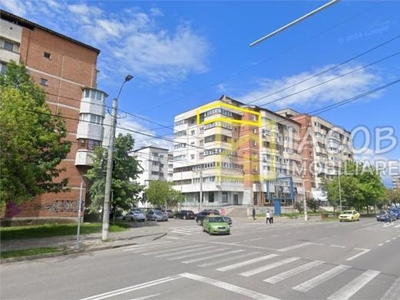 De vanzare / De inchiriat Ap. 3 camere decomandate str. Stefan cel Mare