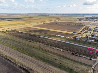 Teren pentru constructii in Livada, Arad, suprafata de 500 mp, FS 20m.