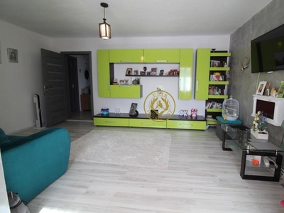 Vand apartament 3 camere in Hunedoara, Micro5-1/Bd.Traian, 64mp