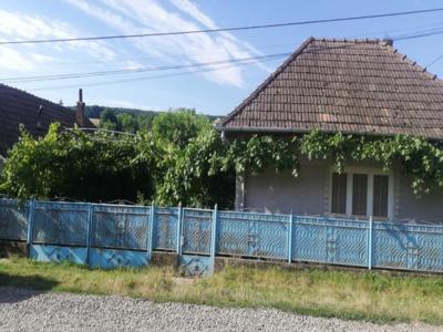 Vand casa in Bozed, la 25 km de Tg. Mures
