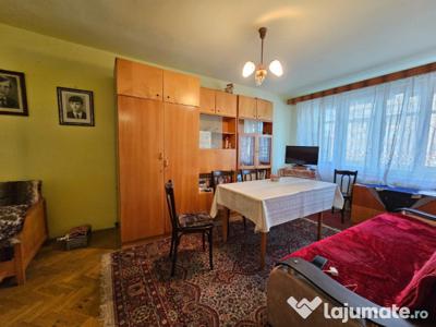 Apartament 3 camere decomandat etaj intermediar zona Balcescu