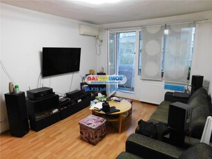 Apartament 2 camere etaj 4 9 renovat - BL. Basarabia - Titan