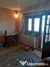 Apartament 2 camere - zona Dacia - Scoala 12 - 75.000 euro (Cod E6)