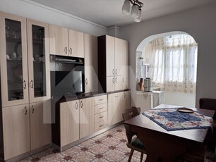 Apartament 3 camere de închiriat în Vasile Aaron