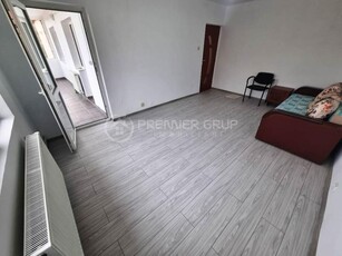 Apartament 3 camere, Nicolina, 74mp