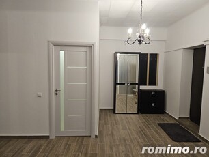 Apartament 3 camere semidecomandat, zona Strand