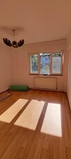 APARTAMENT 4 CAMERE, SEMIDECOMANDAT, PODU ROS,ETAJ INTERMEDIAR