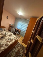 Apartament cu 2 camere, decomandat, etaj 1/4, zona Dacia