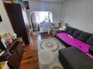 Apartament de 2 camere decomandat, zona Dacia