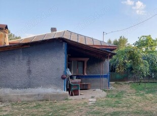 Casa de vanzare+livada de pruni, Dambovita