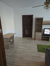 Incgiriez apartament 2 camere in zona Tomis 2 Mircea. Pe termen lung inclusiv vara. Centralizare ter